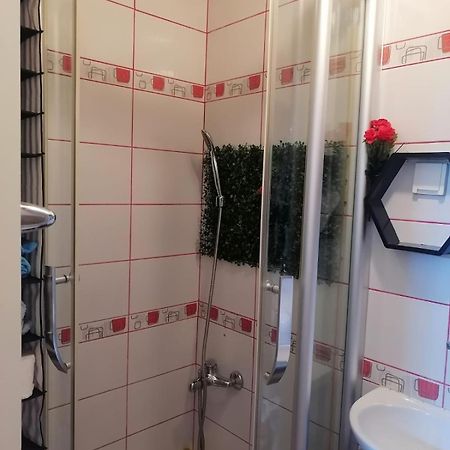 Small Low Cost Studio Bělehrad Exteriér fotografie