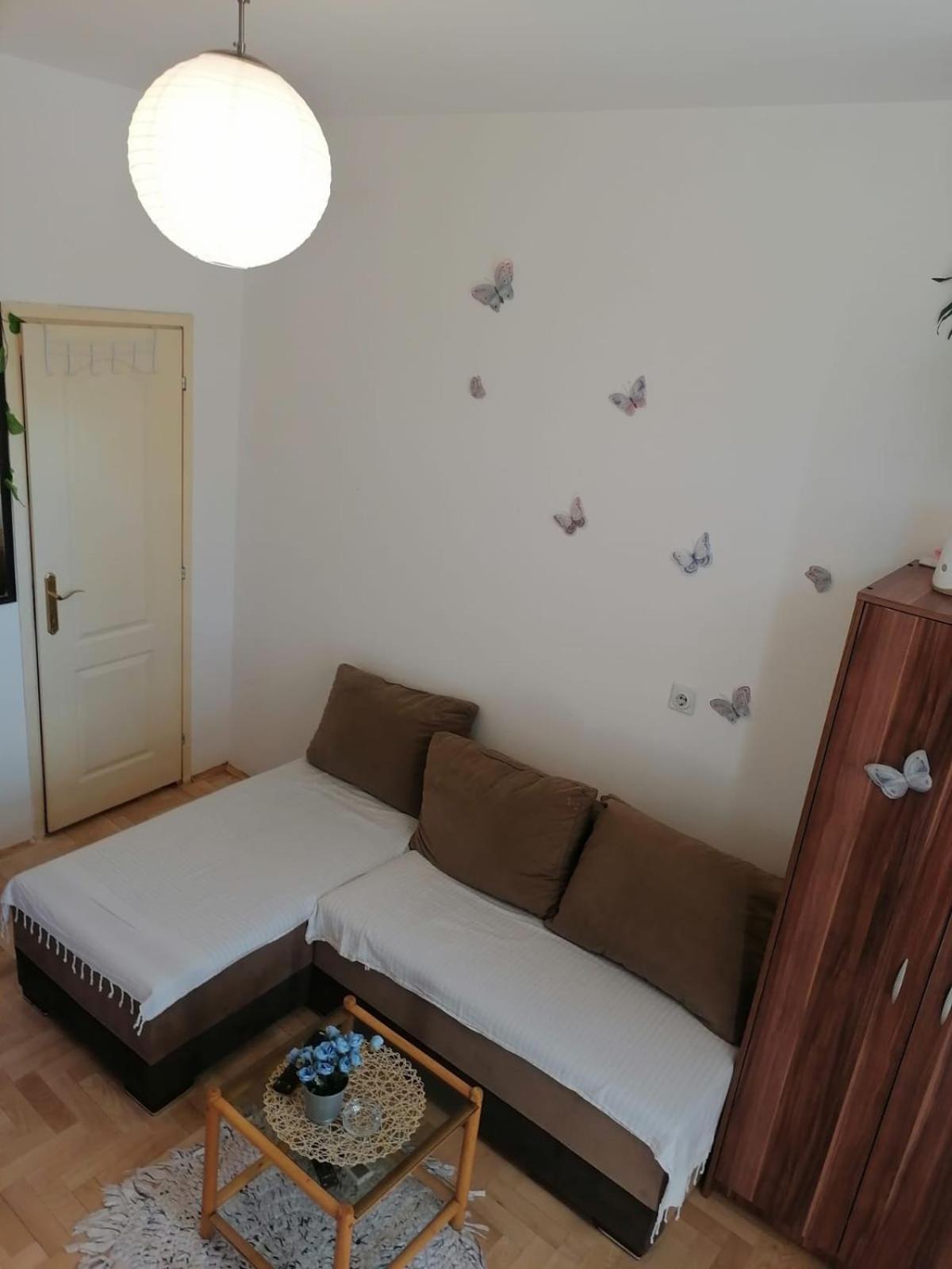 Small Low Cost Studio Bělehrad Exteriér fotografie